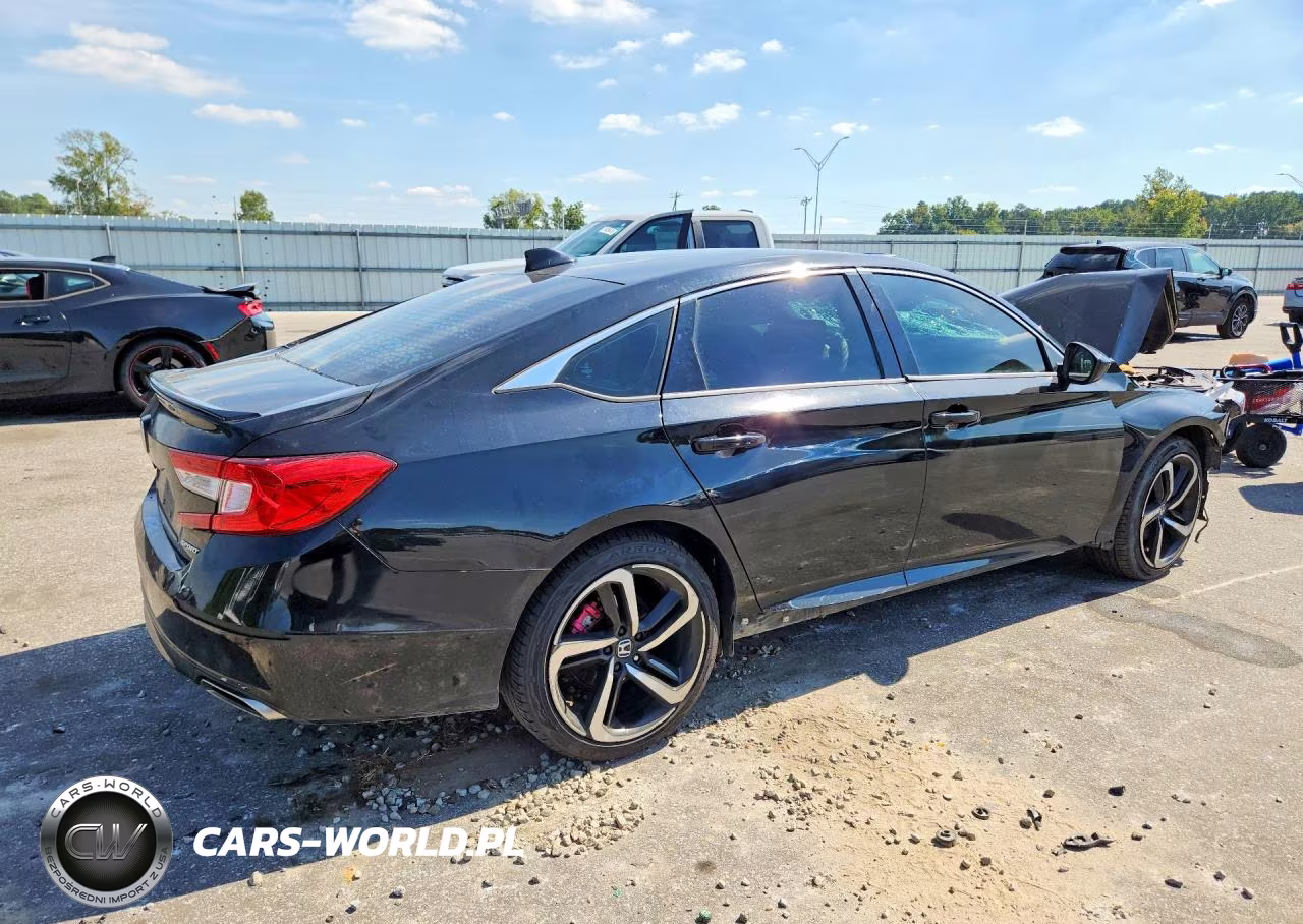 2018 Honda Accord Sport VIN:1HGCV1F3XJA118141 - 3