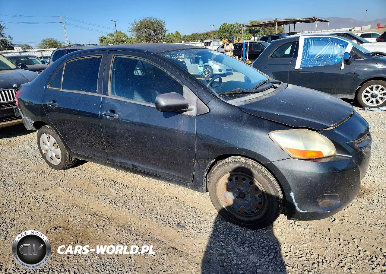 2007 Toyota Yaris Base VIN:JTDBT923871099392 - 4