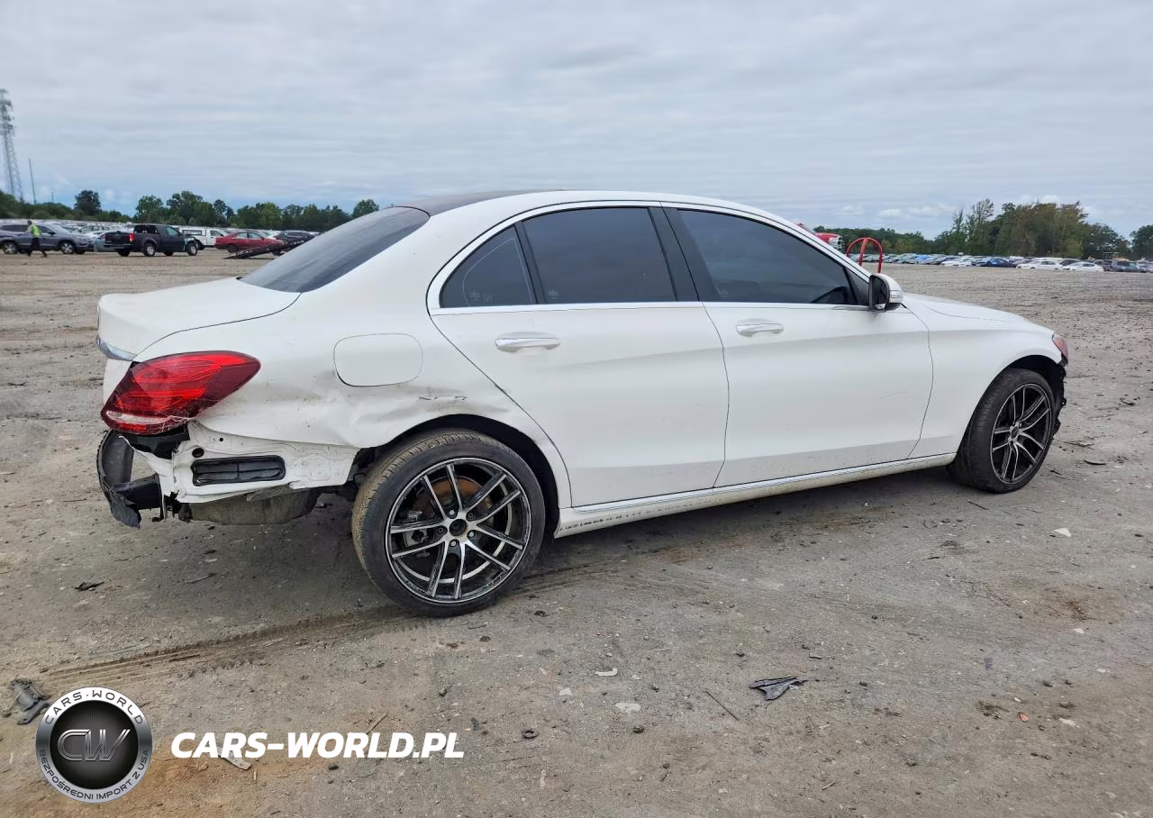 2015 Mercedes-Benz C 300 4Matic VIN:55SWF4KBXFU064439 - 3