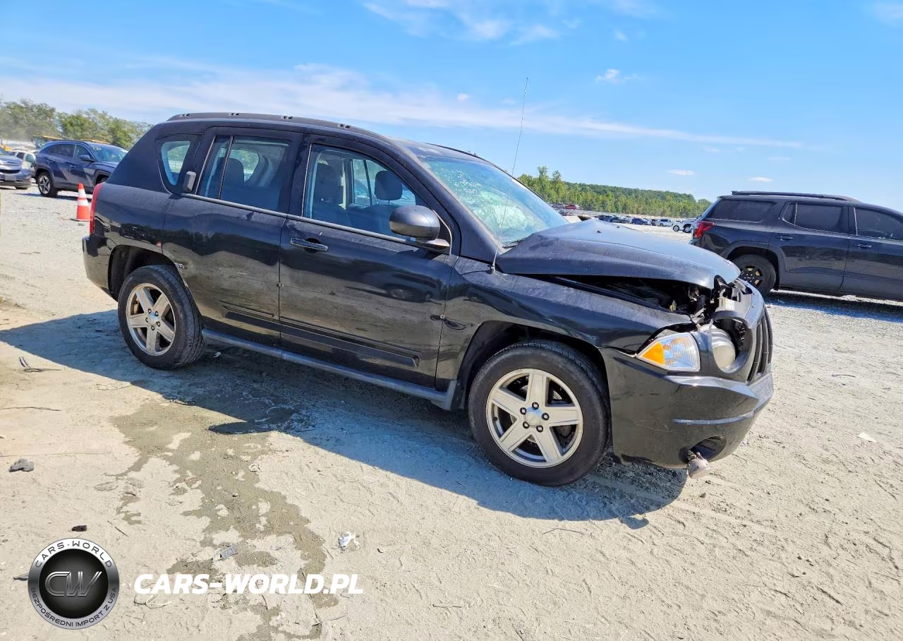 2010 Jeep Compass Sport VIN:1J4NT4FBXAD553725 - 4