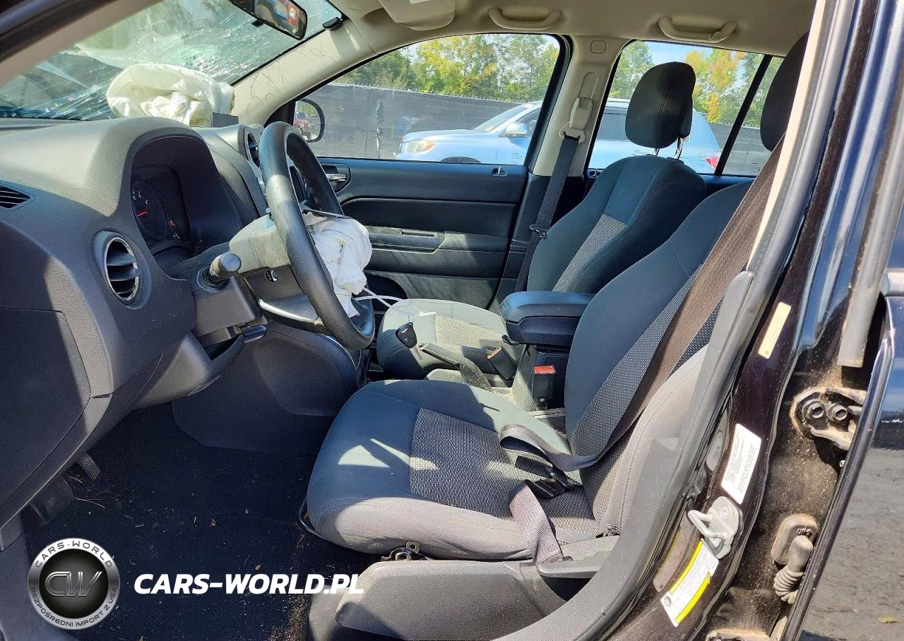 2010 Jeep Compass Sport VIN:1J4NT4FBXAD553725 - 7