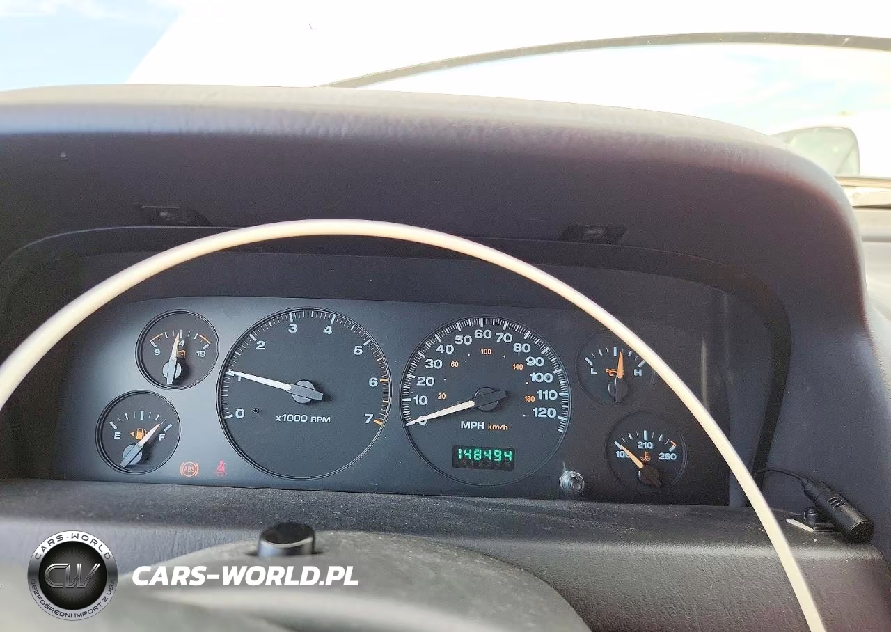 2004 Jeep Grand Cherokee Laredo VIN:1J4GW48S94C128598 - 9