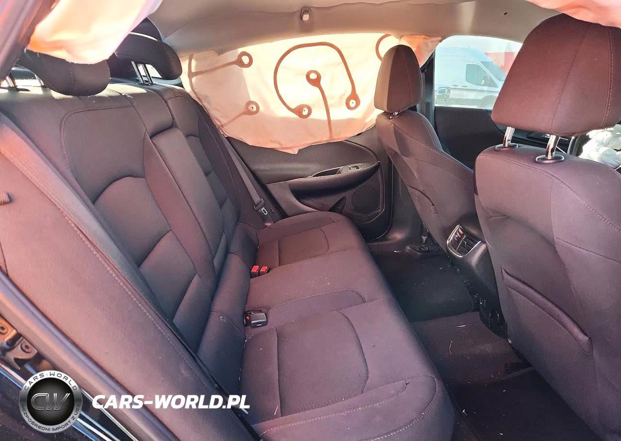 2017 Chevrolet Malibu Lt VIN:1G1ZE5ST3HF204385 - 10