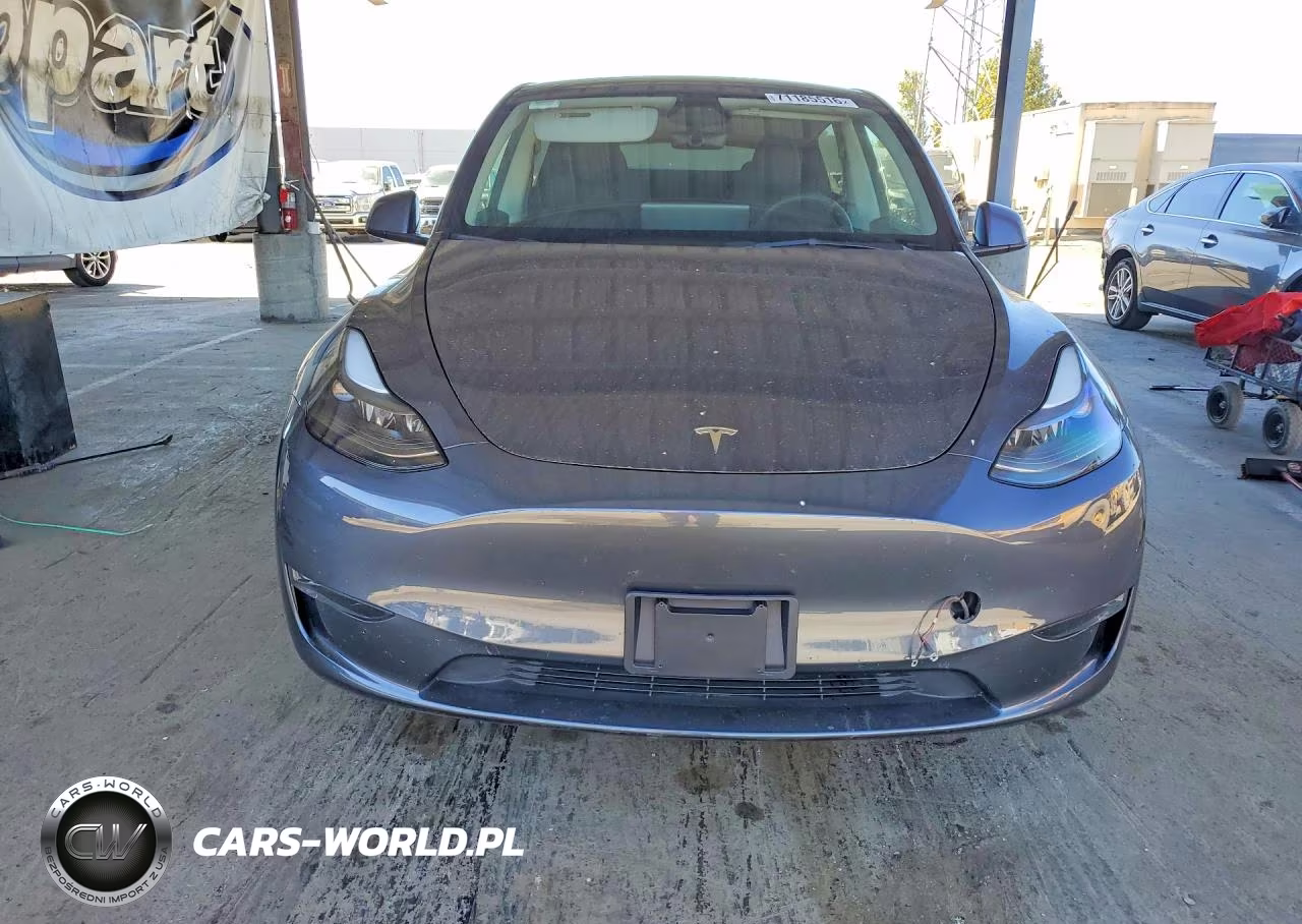 2023 Tesla Model Y VIN:7SAYGDEE1PF879470 - 5
