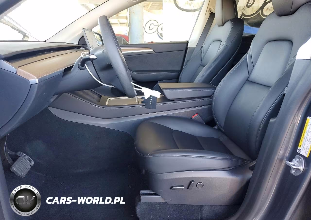 2023 Tesla Model Y VIN:7SAYGDEE1PF879470 - 7