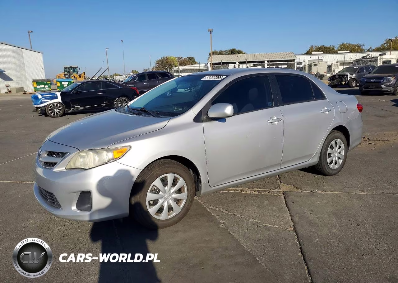 2011 Toyota Corolla Le – zdjęcie 1 z 12