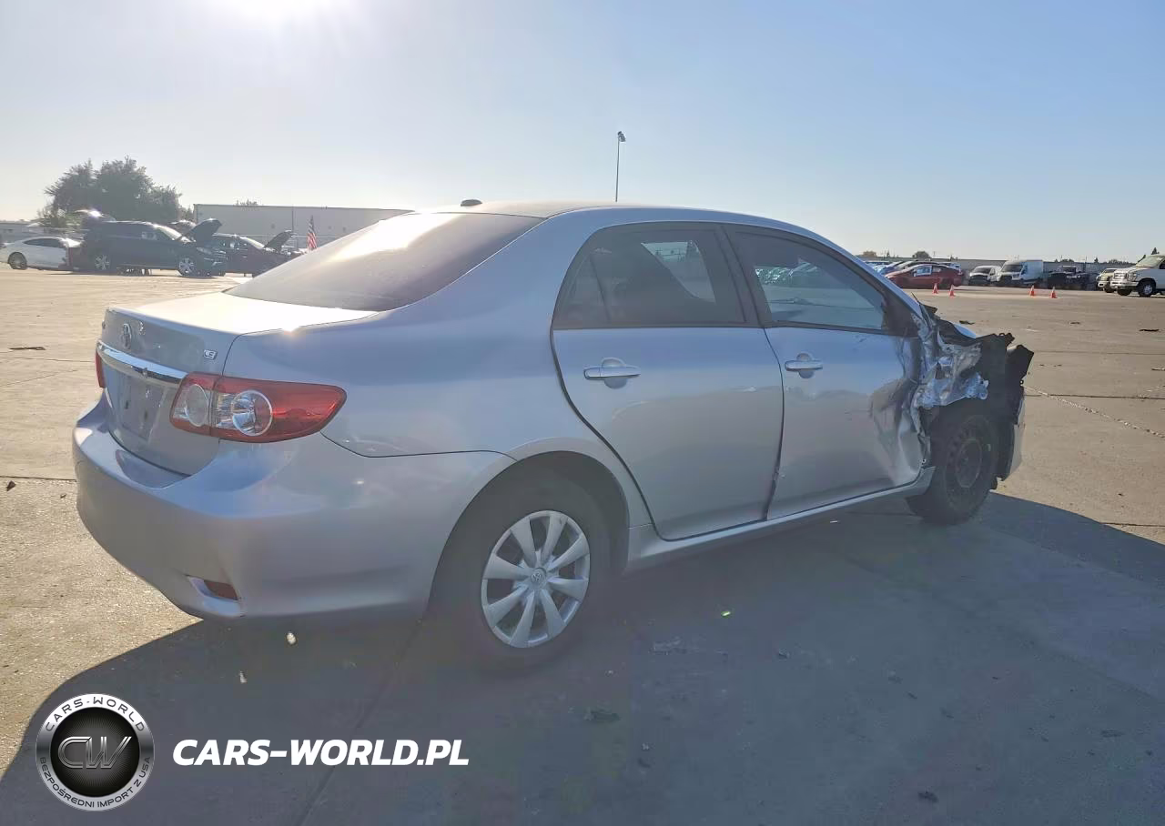2011 Toyota Corolla Le VIN:2T1BU4EE3BC581205 - 3