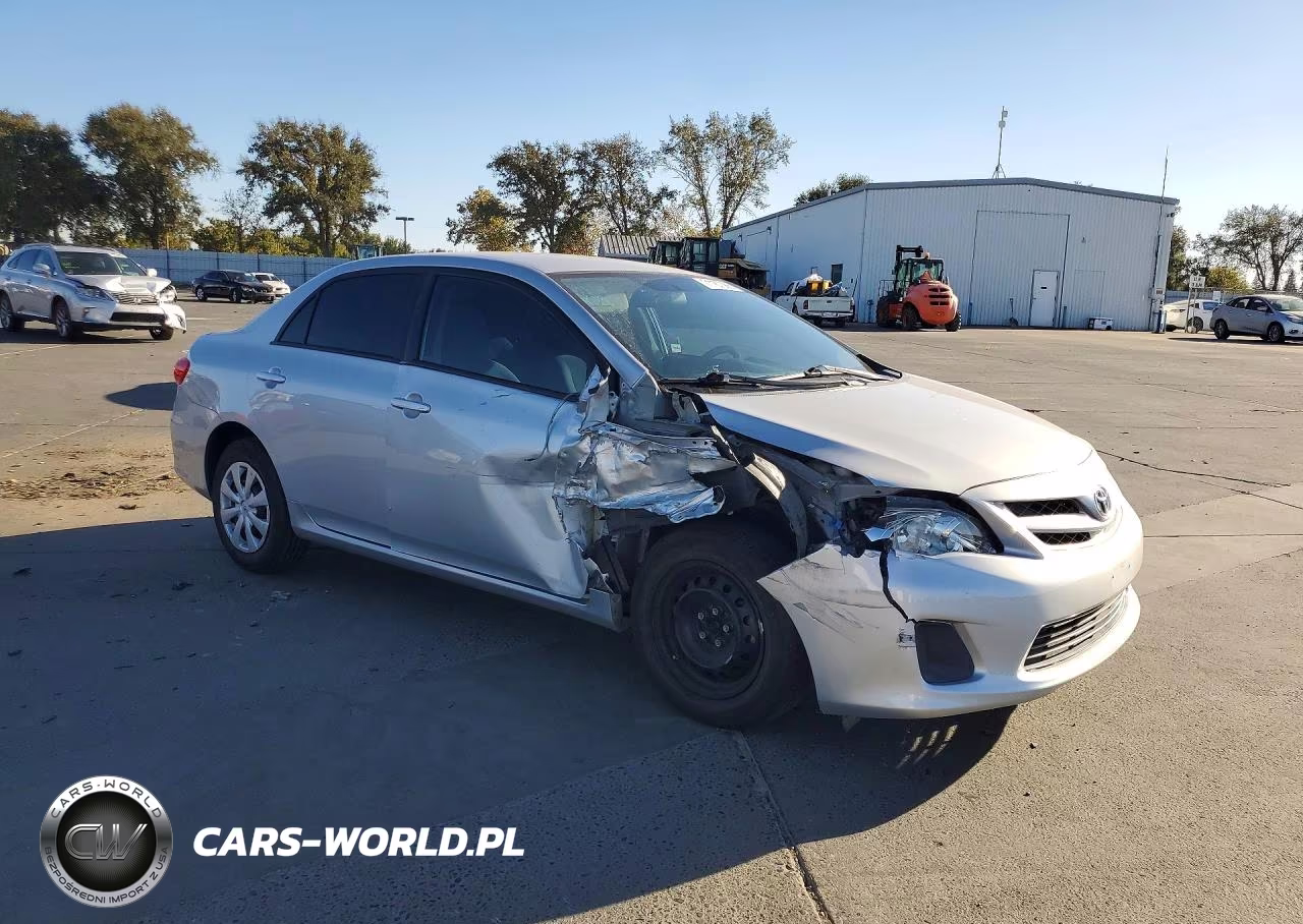 2011 Toyota Corolla Le VIN:2T1BU4EE3BC581205 - 4