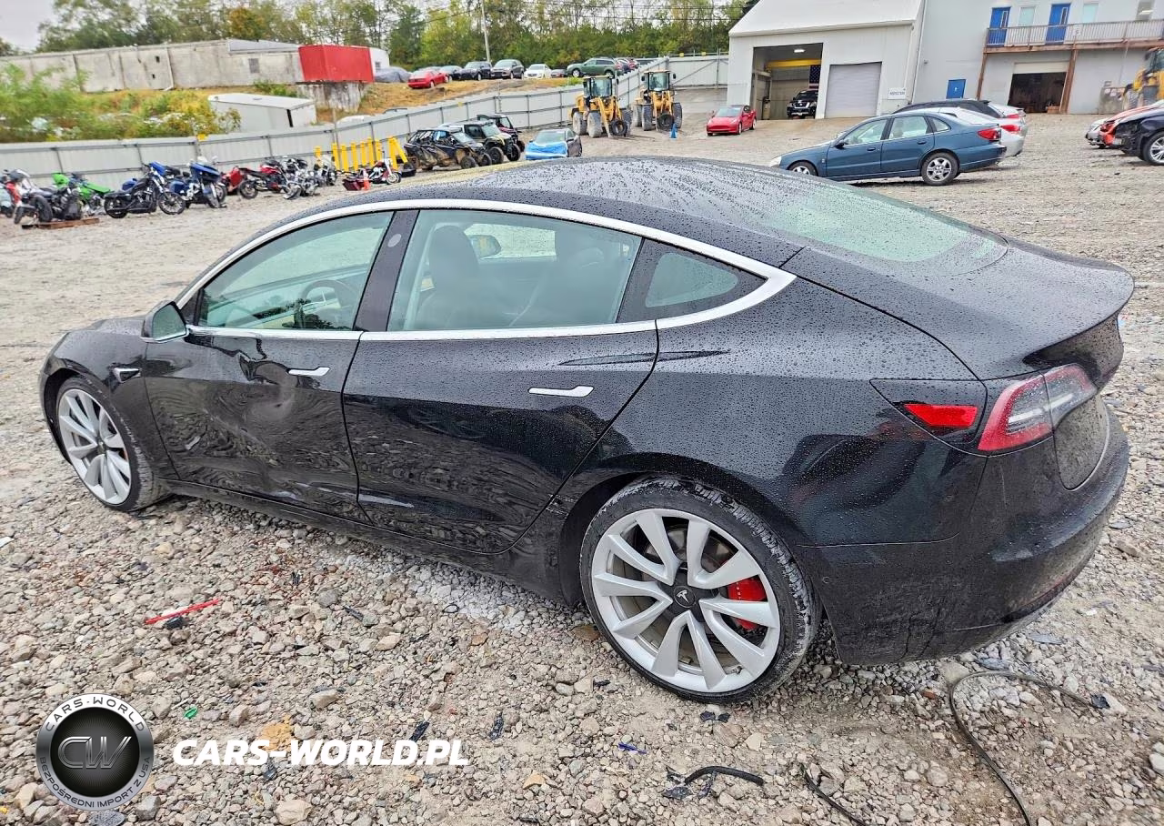 2018 Tesla Model 3 VIN:5YJ3E1EB4JF082509 - 2