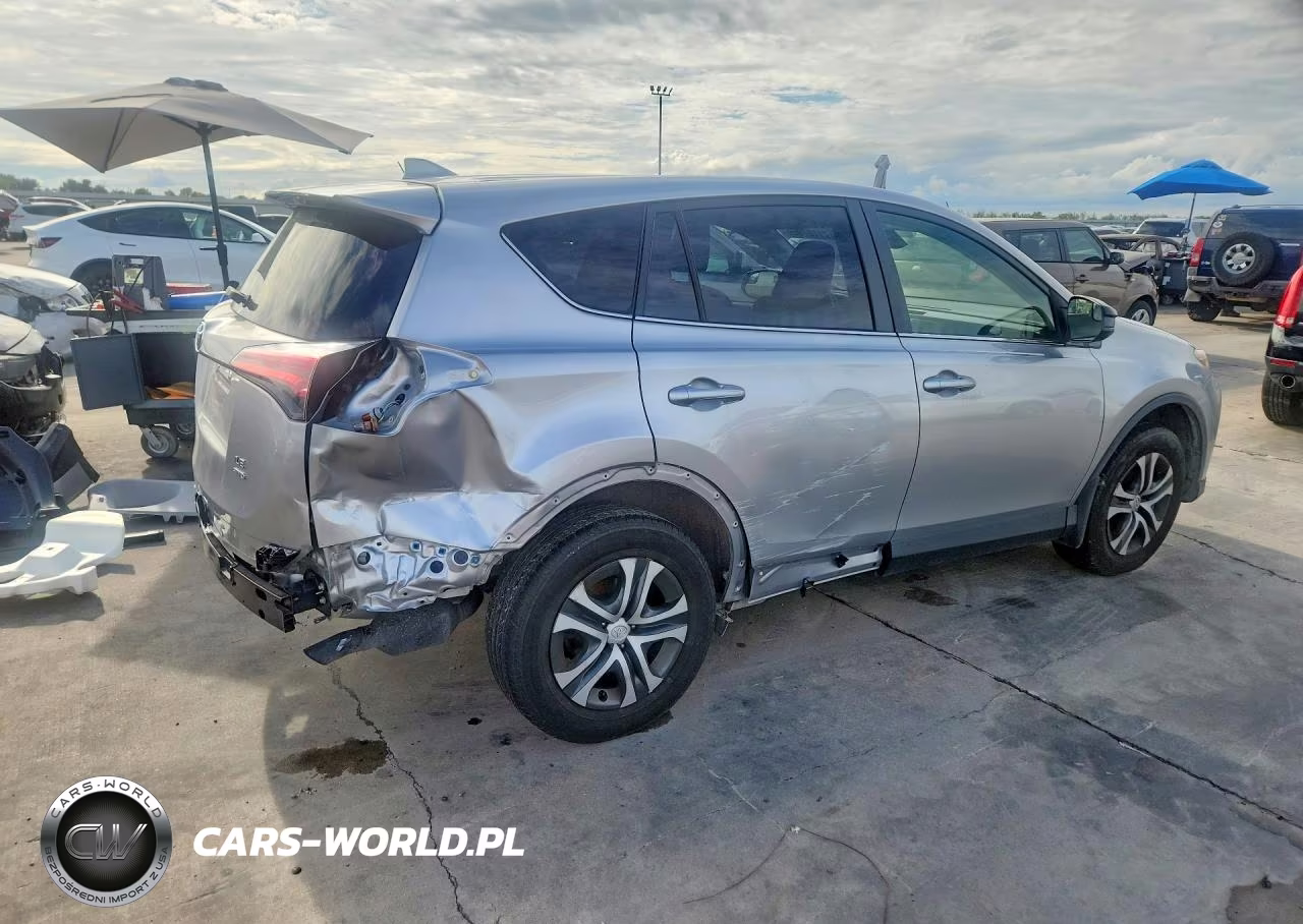 2018 Toyota Rav4 Le VIN:JTMBFREV2JJ257737 - 3