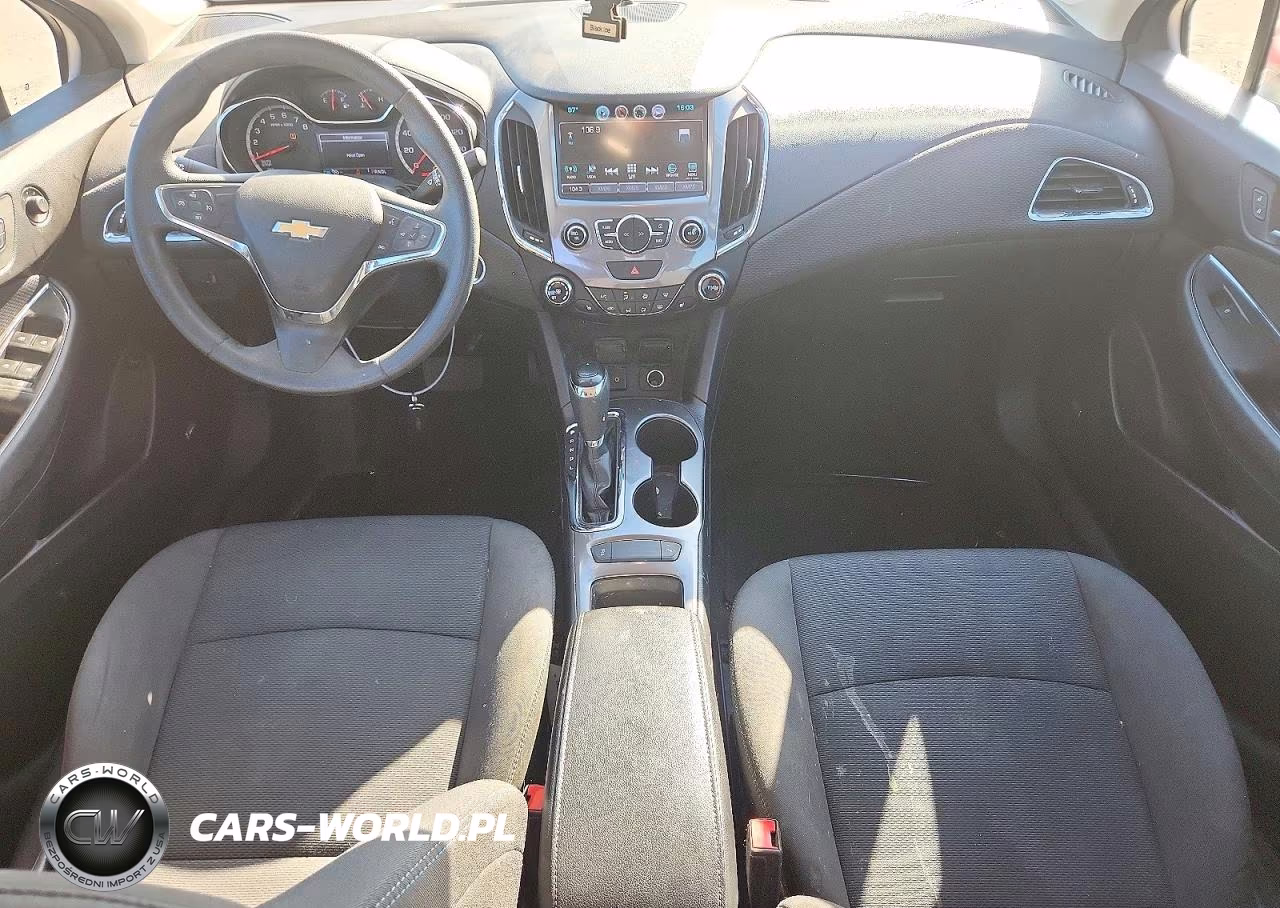 2018 Chevrolet Cruze Lt VIN:1G1BE5SM3J7226798 - 8