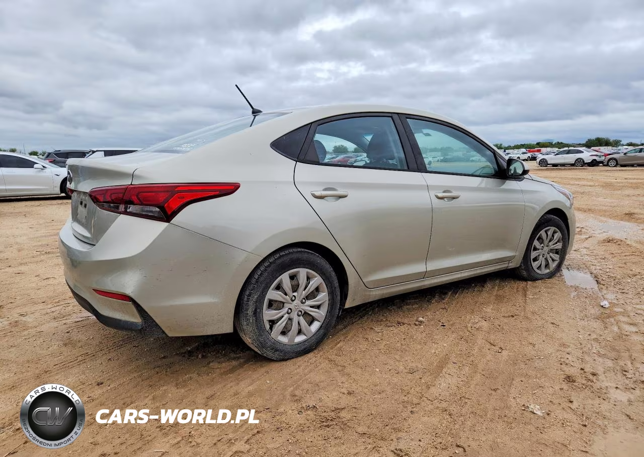 2018 Hyundai Accent Se VIN:3KPC24A30JE021284 - 3