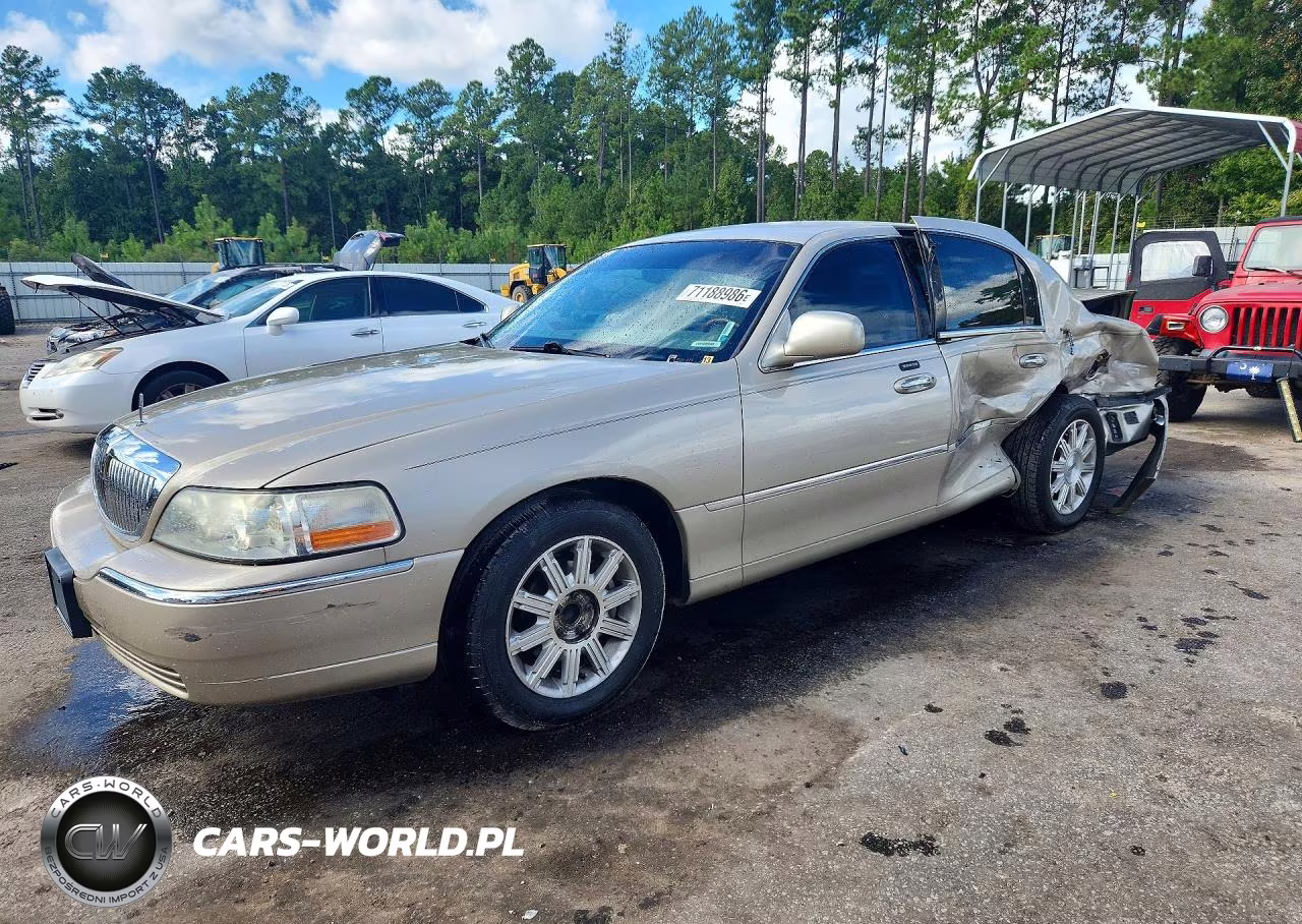 2010 Lincoln Town Car Signature Limited VIN:2LNBL8CV0AX604054 - 1