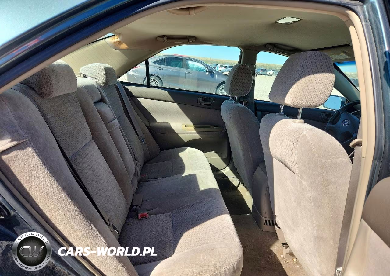2002 Toyota Camry Le VIN:4T1BE32K72U598332 - 10