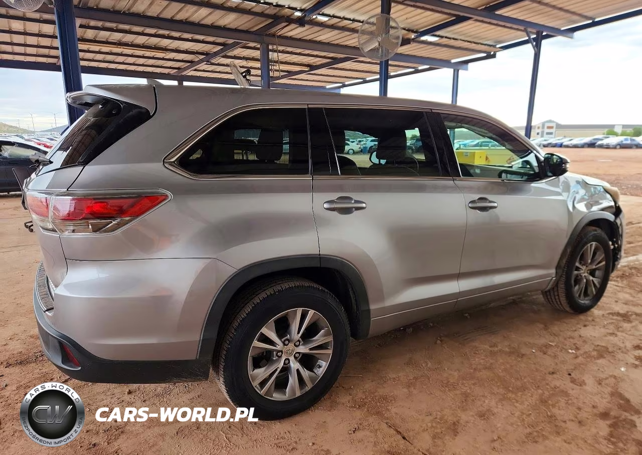 2015 Toyota Highlander Le Plus VIN:5TDZKRFHXFS056844 - 3