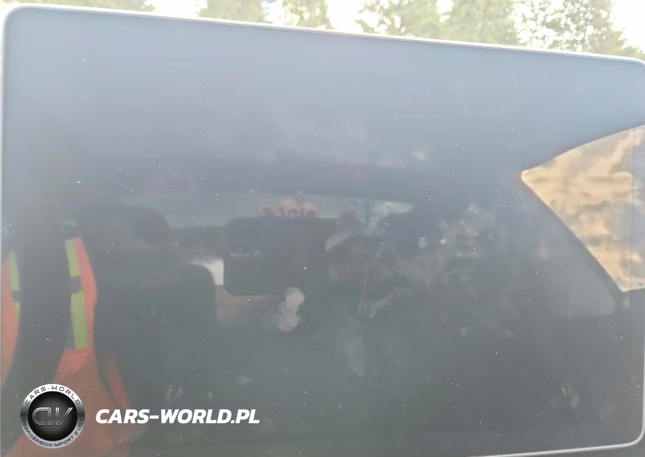 2023 Tesla Model 3 VIN:5YJ3E1EB0PF387417 - 9