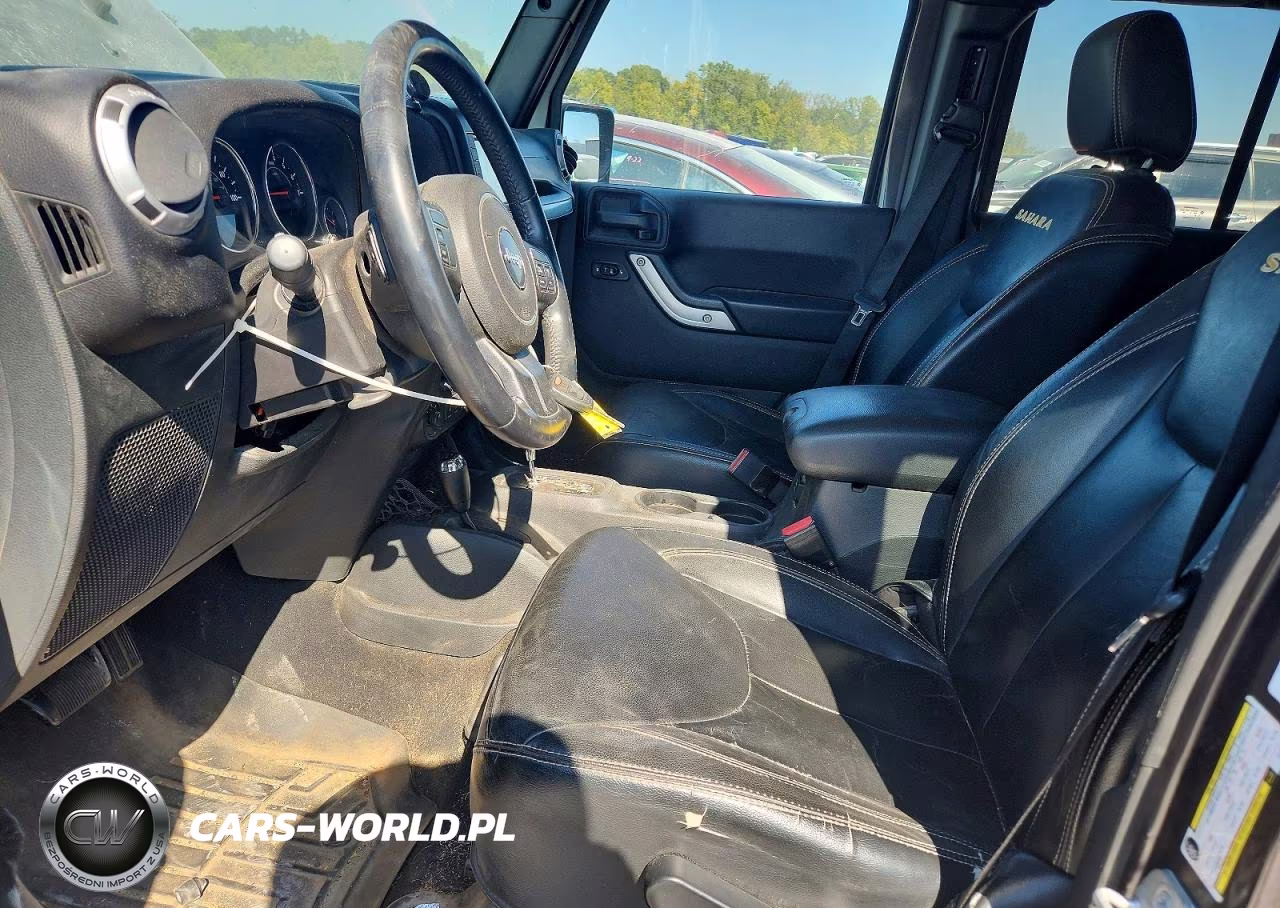 2014 Jeep Wrangler Unlimited Sahara VIN:1C4BJWEG2EL234015 - 7