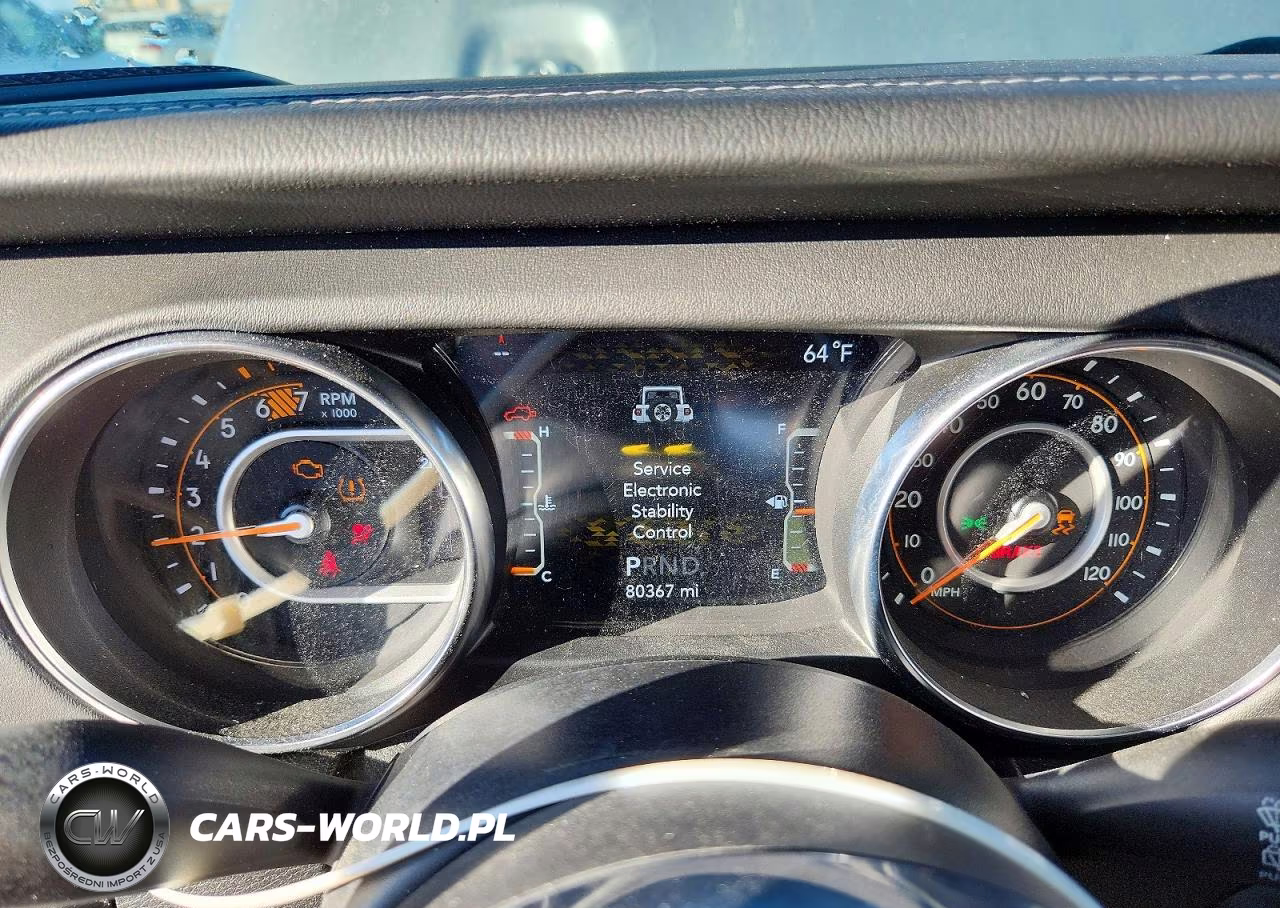 2020 Jeep Wrangler Unlimited Sahara VIN:1C4HJXEN9LW208294 - 9