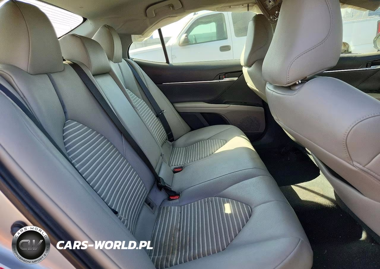 2018 Toyota Camry Hybrid Se VIN:4T1B21HK8JU507295 - 10