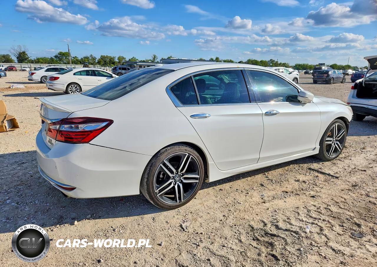 2017 Honda Accord Touring VIN:1HGCR3F94HA035562 - 3