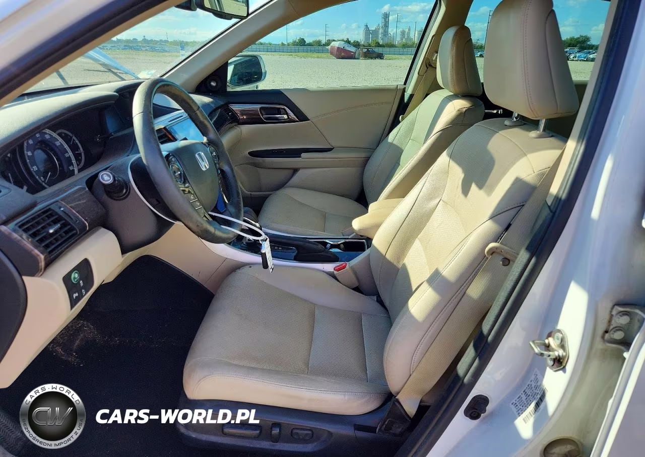 2017 Honda Accord Touring VIN:1HGCR3F94HA035562 - 7