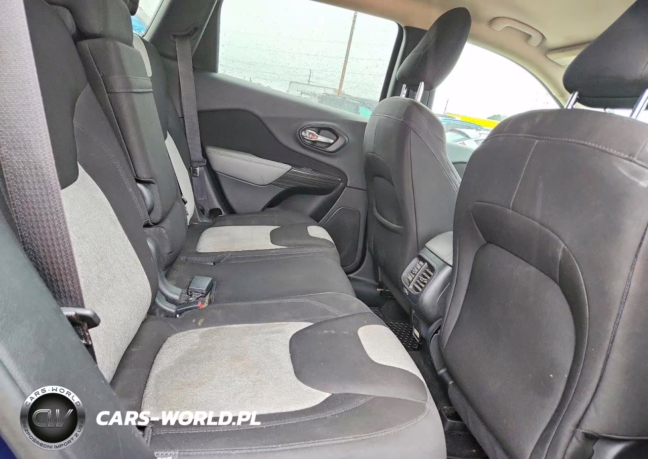 2014 Jeep Cherokee Latitude VIN:1C4PJMCS8EW221026 - 11