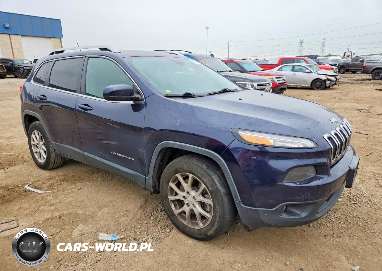 2014 Jeep Cherokee Latitude VIN:1C4PJMCS8EW221026 - 4