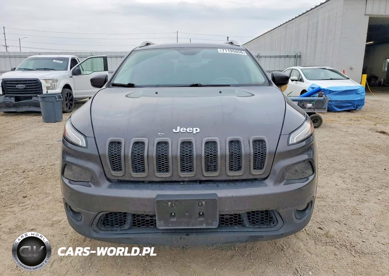 2015 Jeep Cherokee Latitude VIN:1C4PJMCSXFW708360 - 5