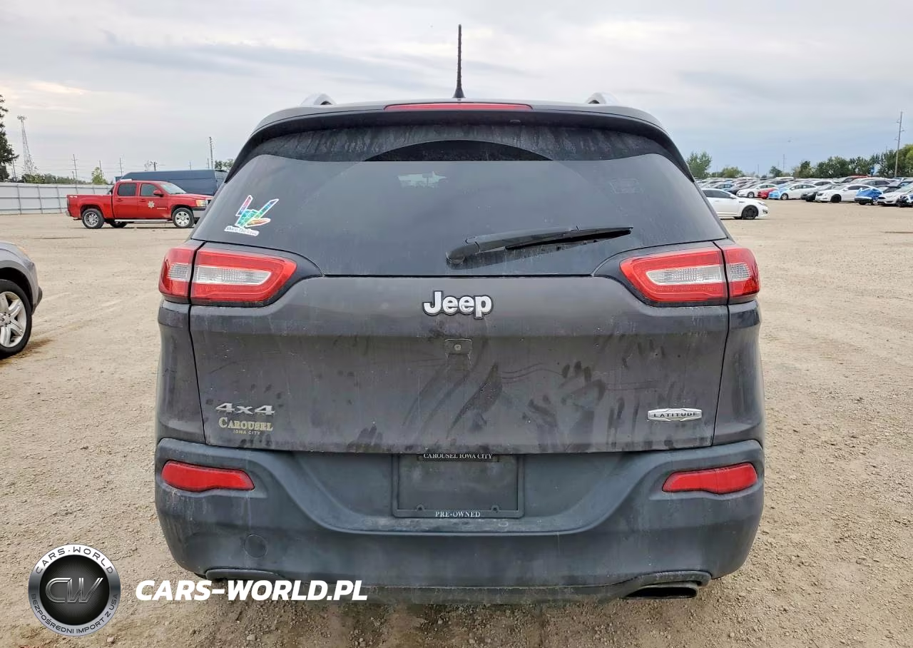 2015 Jeep Cherokee Latitude VIN:1C4PJMCSXFW708360 - 6