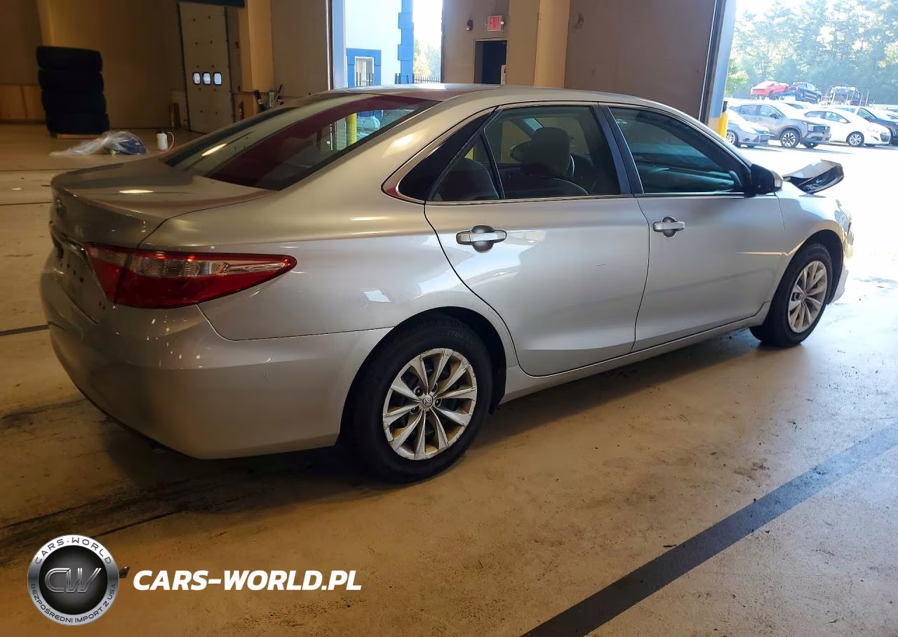 2015 Toyota Camry Le VIN:4T4BF1FK5FR516539 - 3