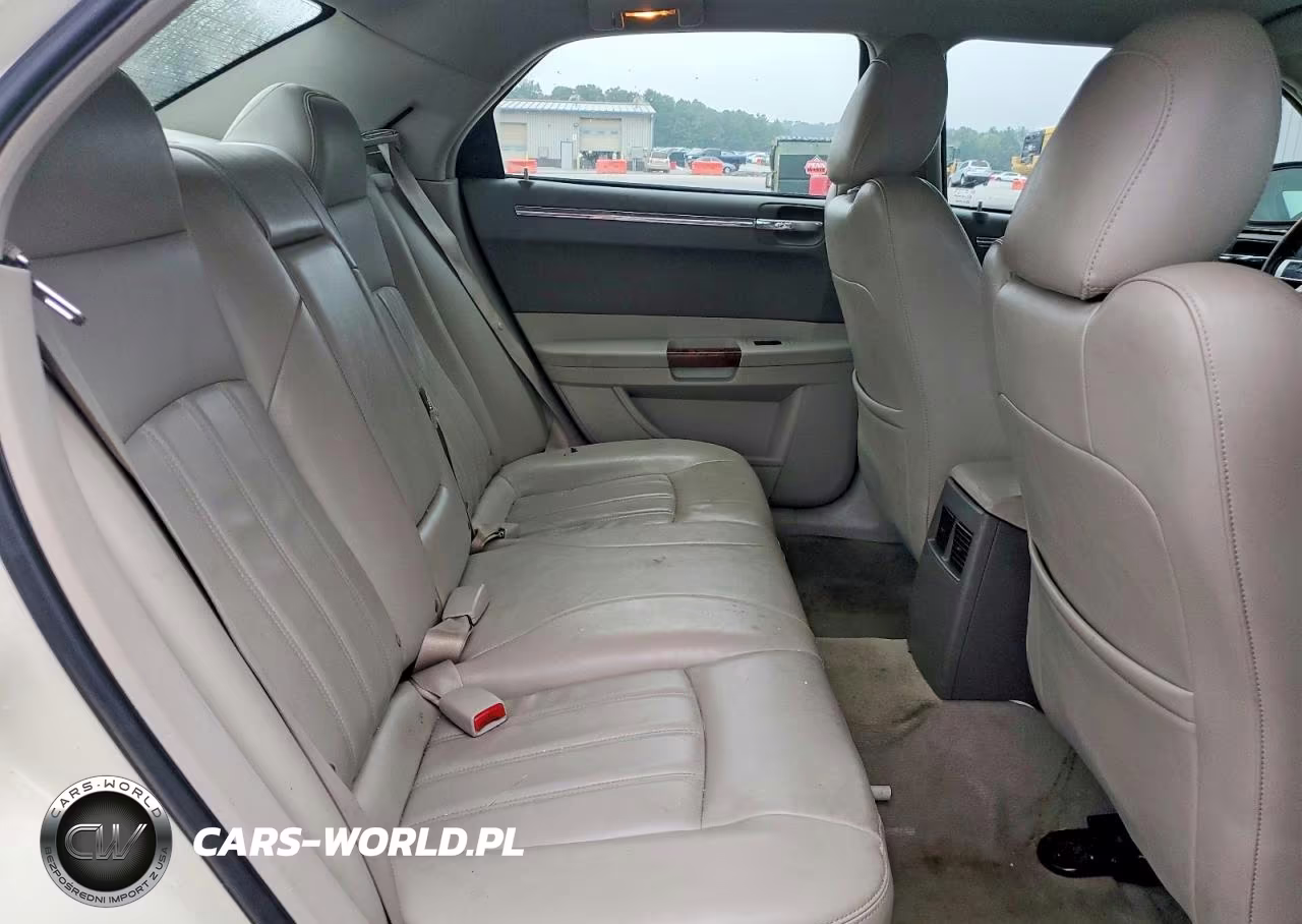 2007 Chrysler 300C VIN:2C3KA63H47H861900 - 10
