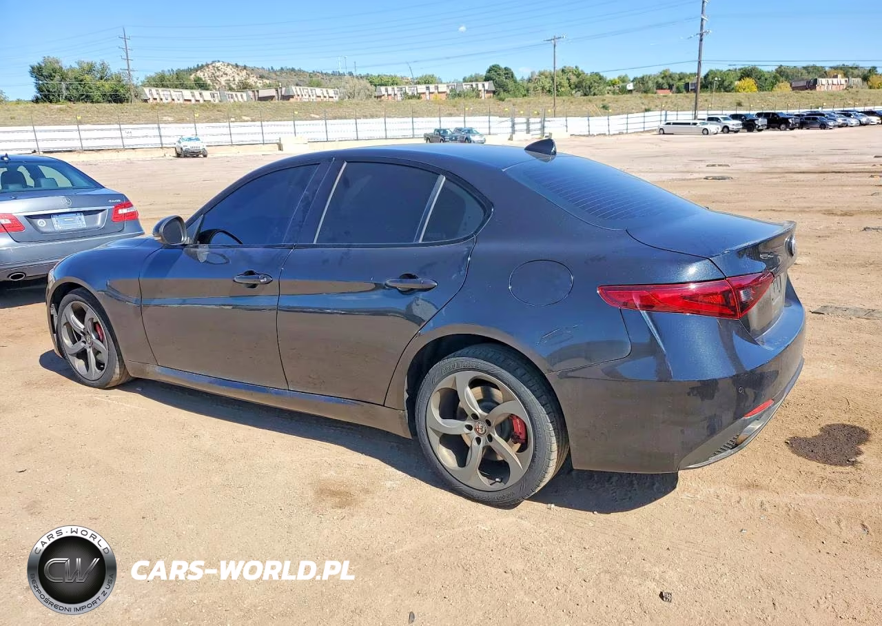 2017 Alfa Romeo Giulia Q4 VIN:ZARFAEDN6H7532758 - 2
