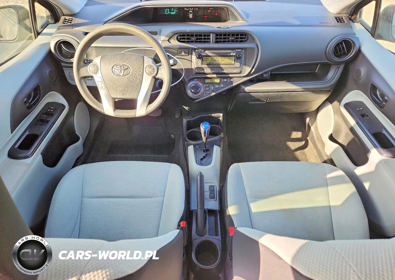 2013 Toyota Prius C One VIN:JTDKDTB35D1548548 - 8