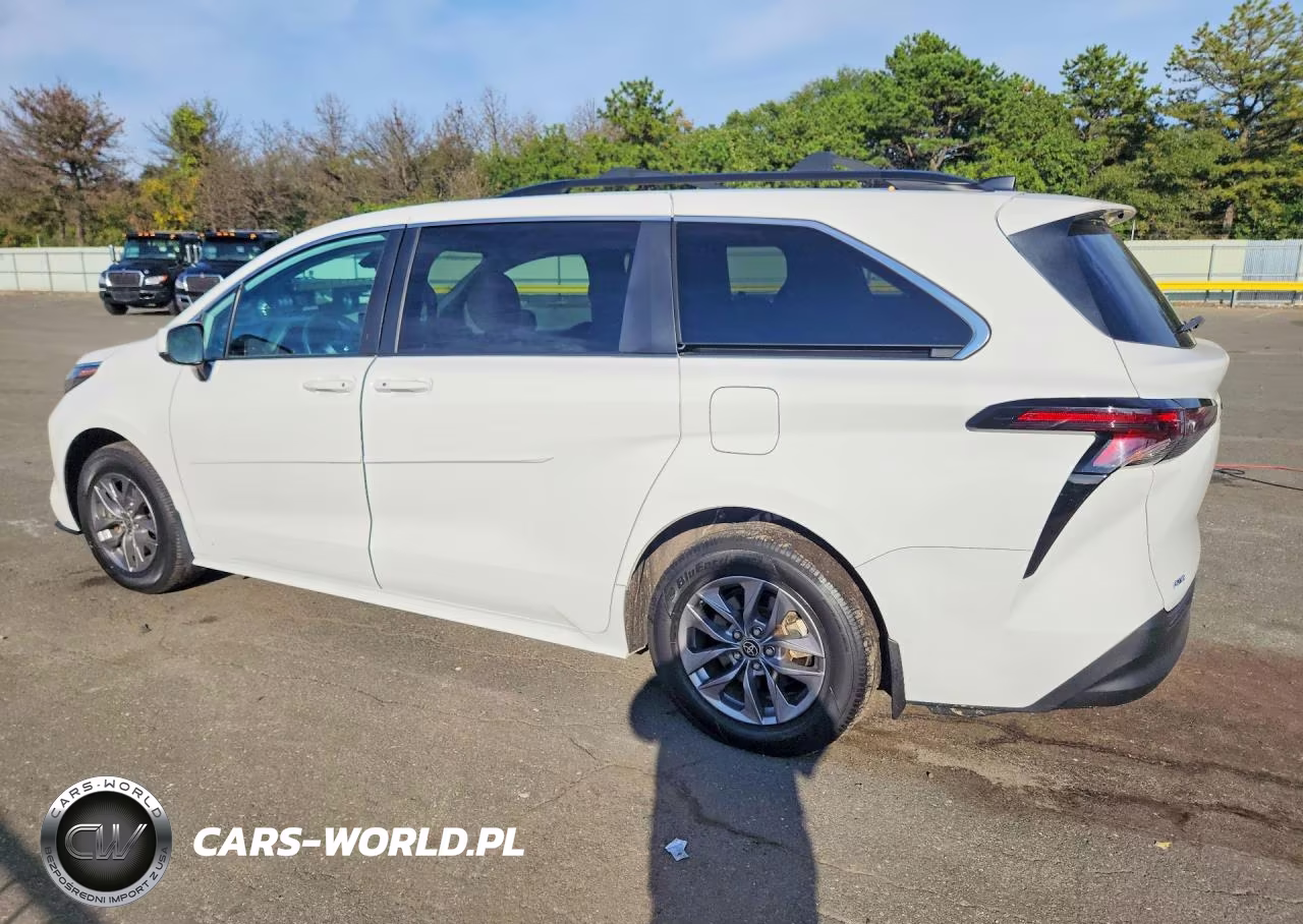 2024 Toyota Sienna Le VIN:5TDKSKFCXRS119393 - 2