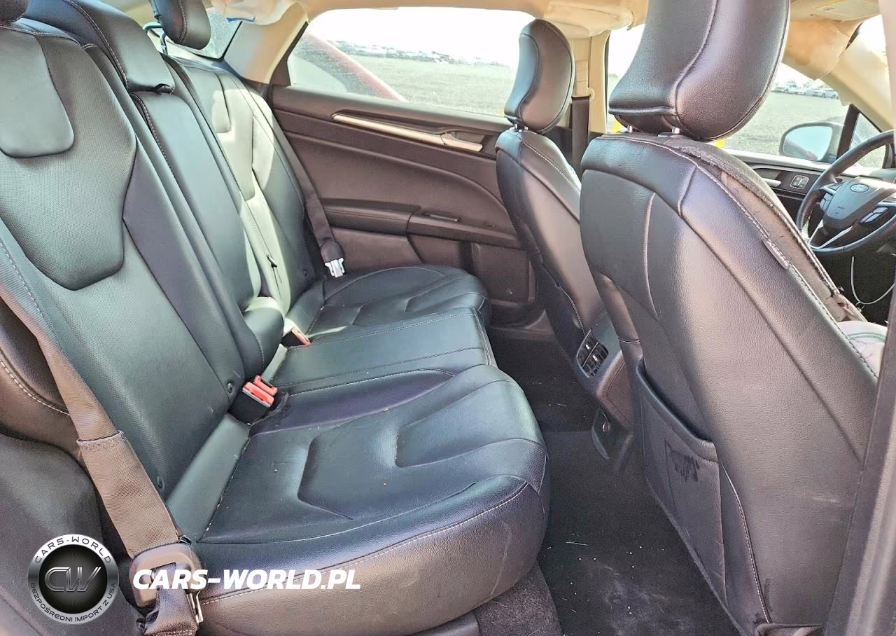 2019 Ford Fusion Titanium VIN:3FA6P0K91KR253113 - 10