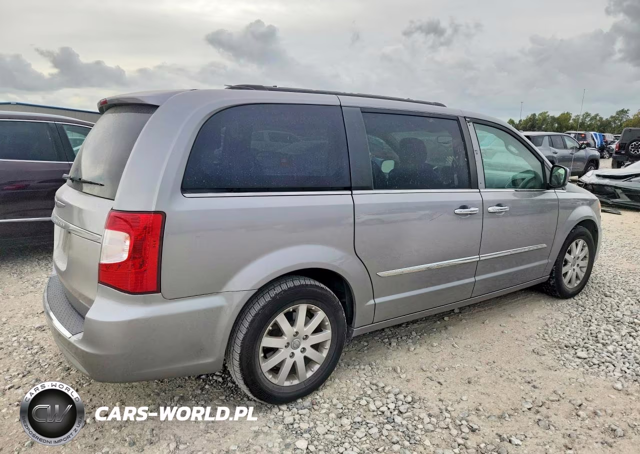 2015 Chrysler Town & Country Touring VIN:2C4RC1BG2FR731347 - 3