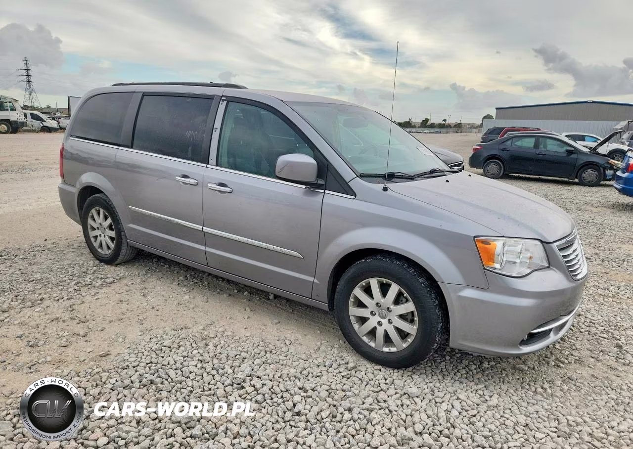 2015 Chrysler Town & Country Touring VIN:2C4RC1BG2FR731347 - 4