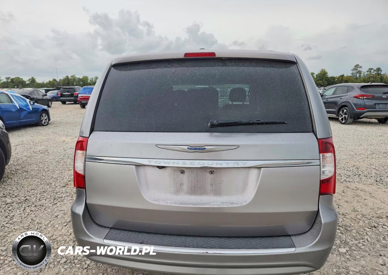 2015 Chrysler Town & Country Touring VIN:2C4RC1BG2FR731347 - 6