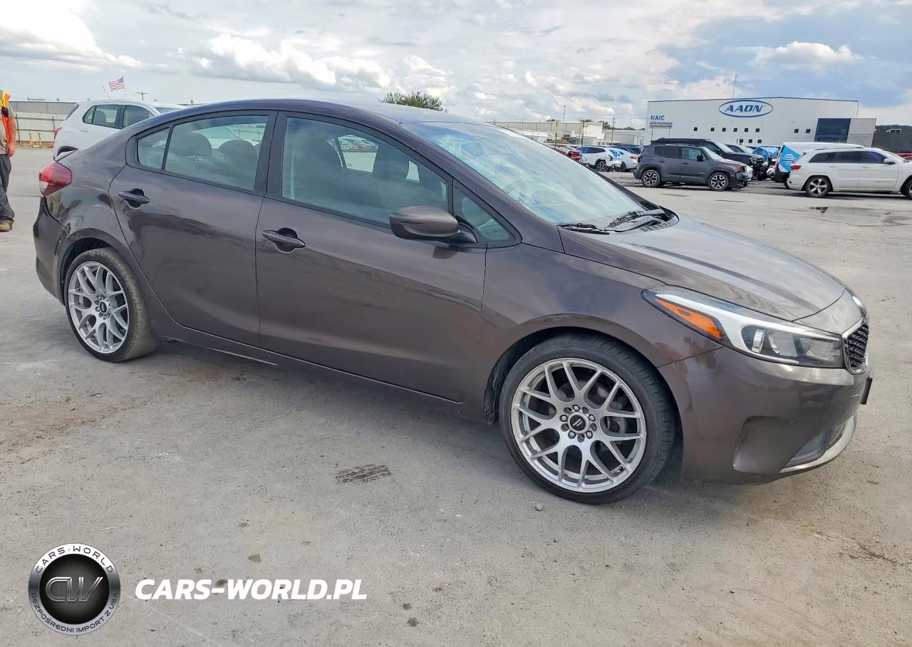 2017 Kia Forte Lx VIN:3KPFL4A74HE140852 - 4