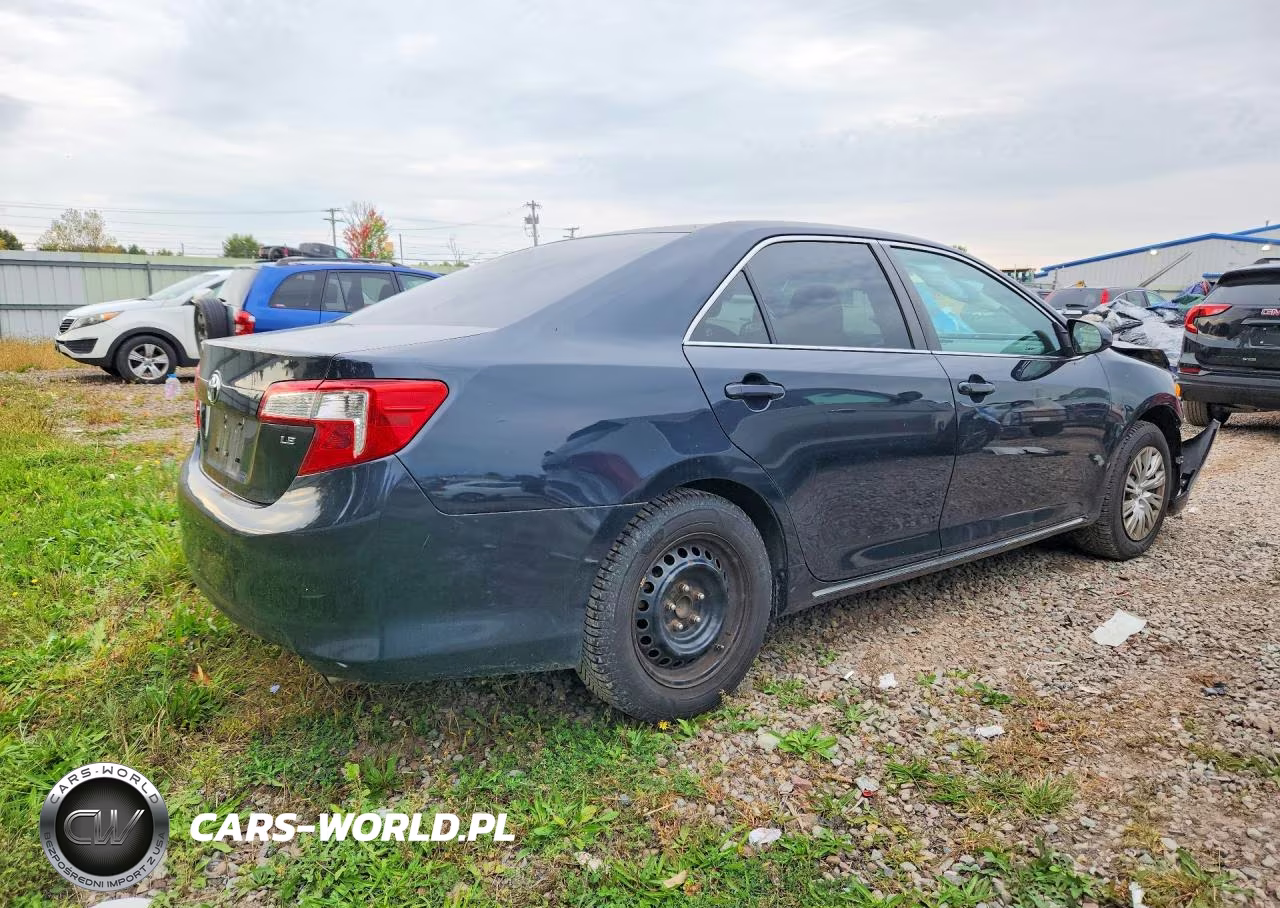 2014 Toyota Camry Le VIN:4T1BF1FK5EU457470 - 3