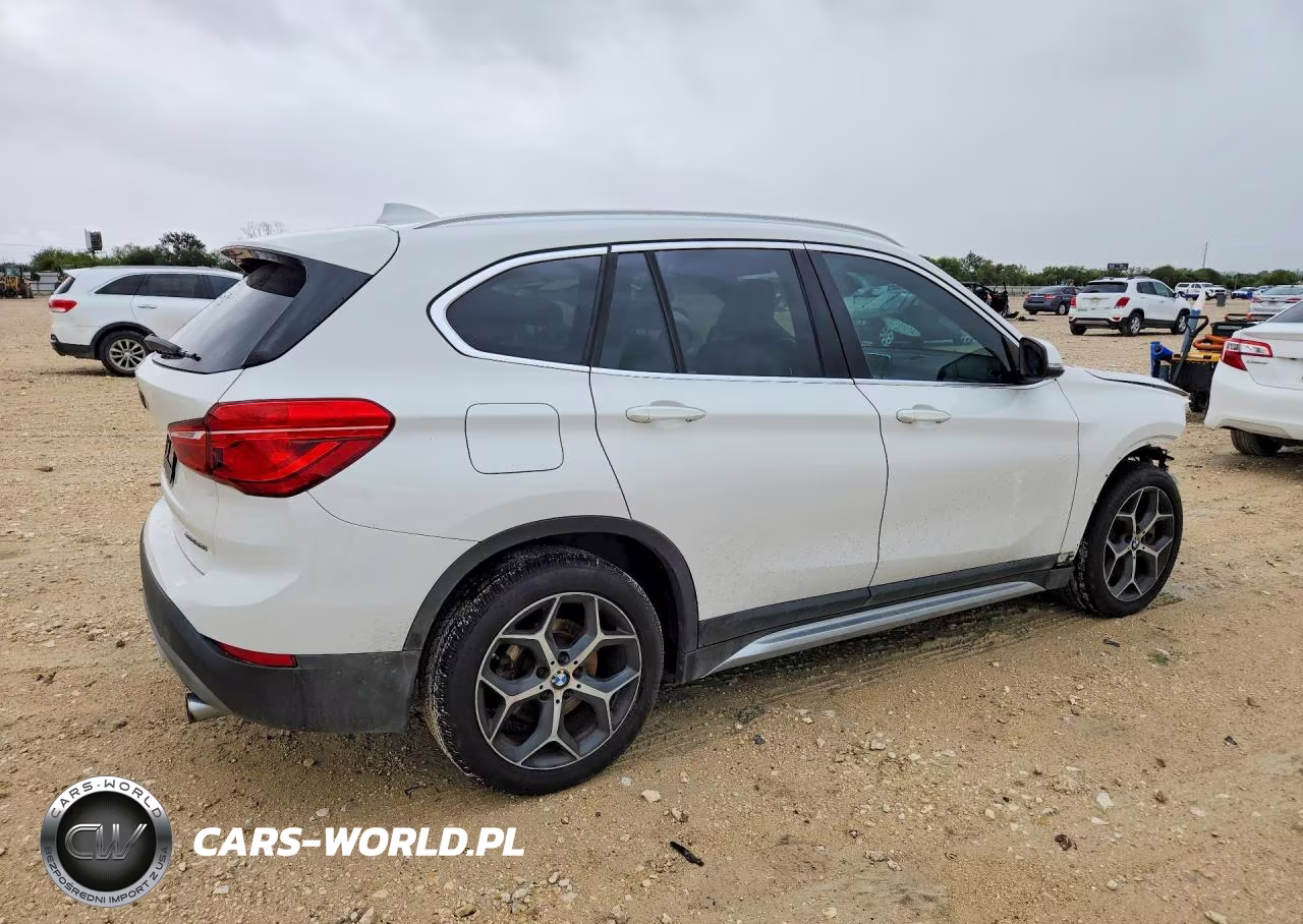 2018 BMW X1 Sdrive28I VIN:WBXHU7C33J5L06414 - 3