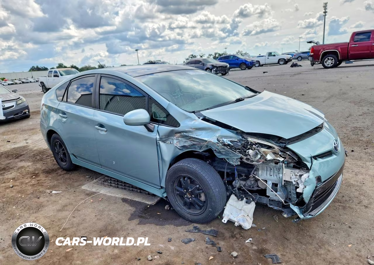 2014 Toyota Prius Three VIN:JTDKN3DU1E1834952 - 4