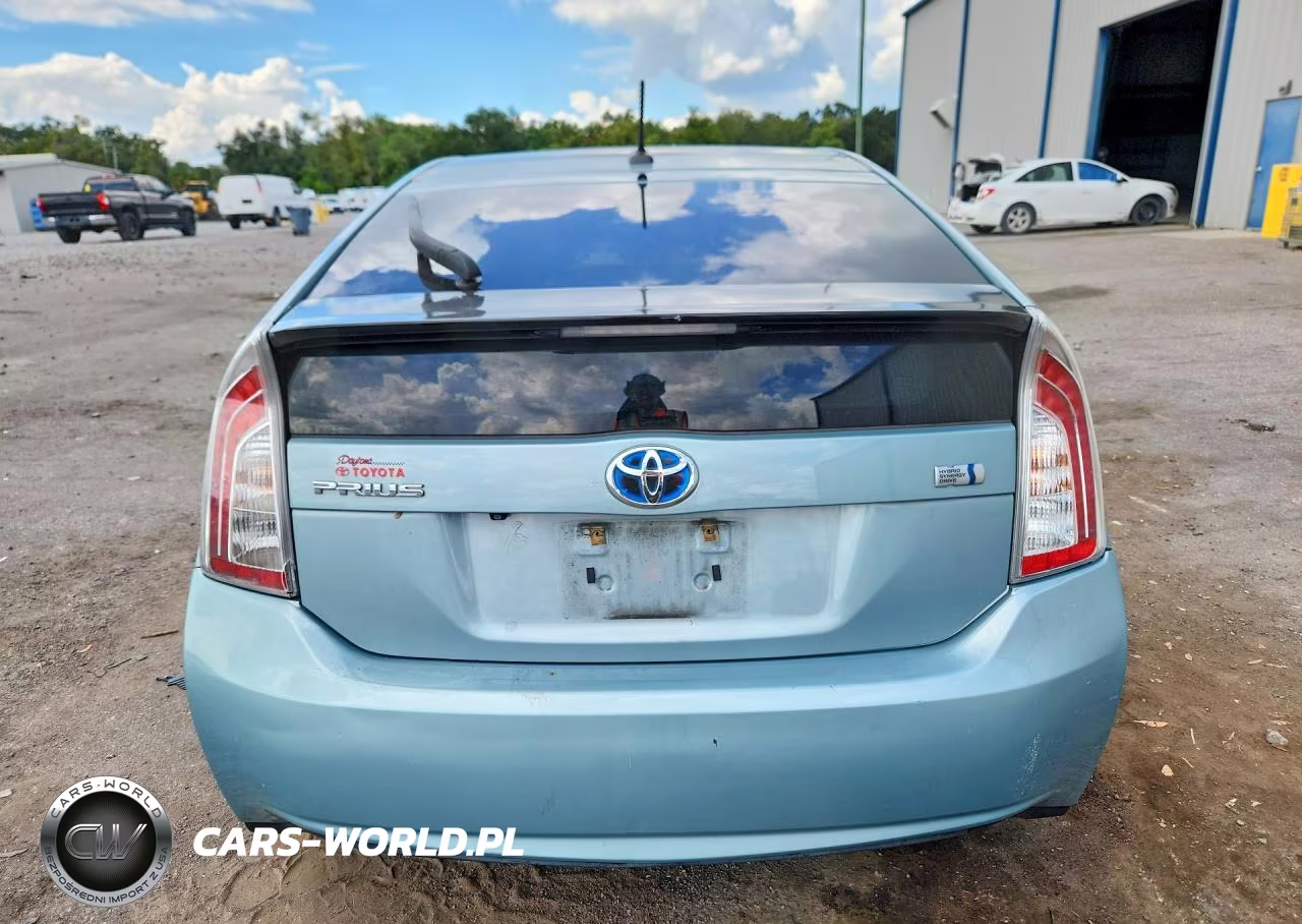 2014 Toyota Prius Three VIN:JTDKN3DU1E1834952 - 6