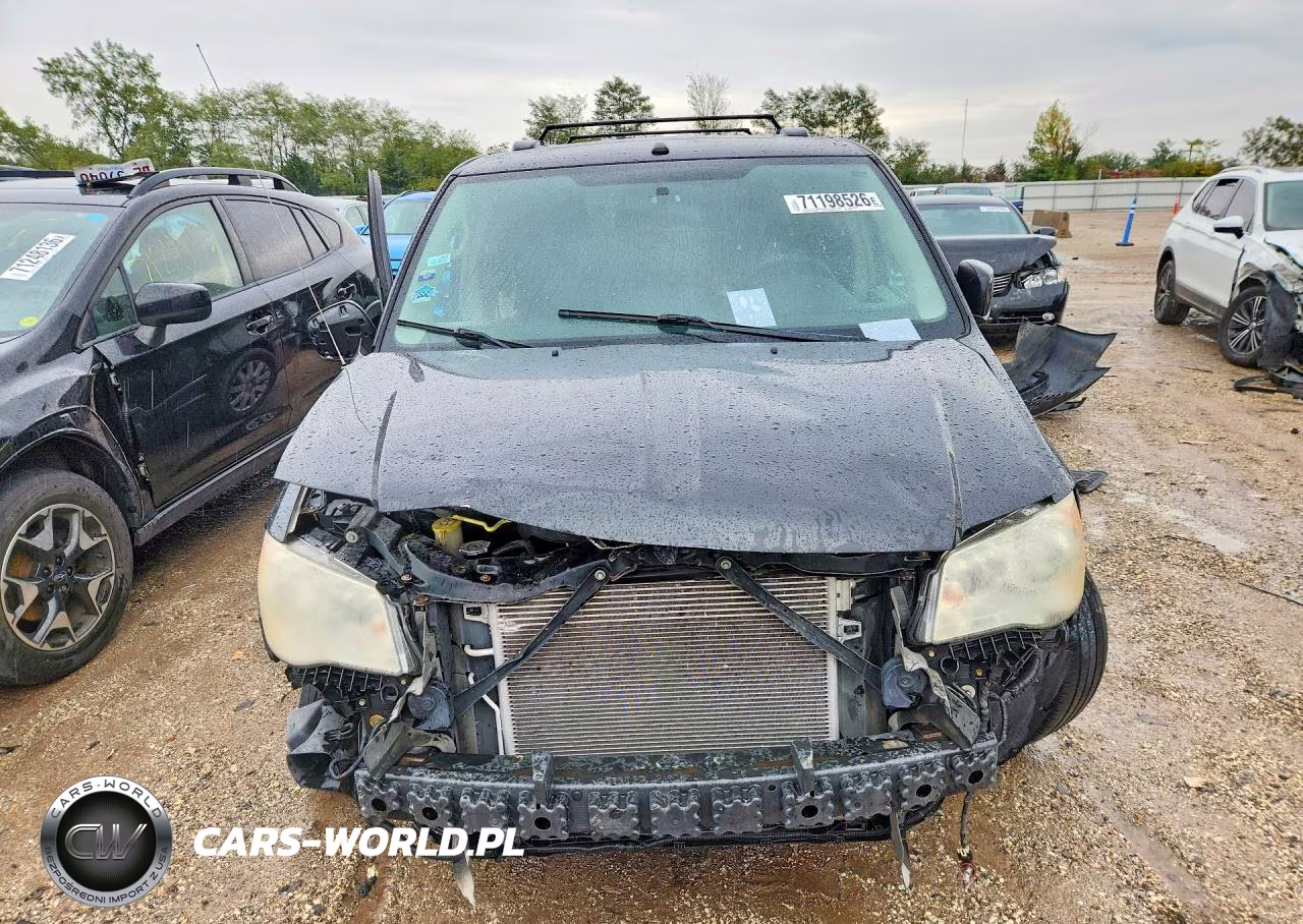 2011 Chrysler Town & Country Touring L VIN:2A4RR8DG2BR604929 - 5