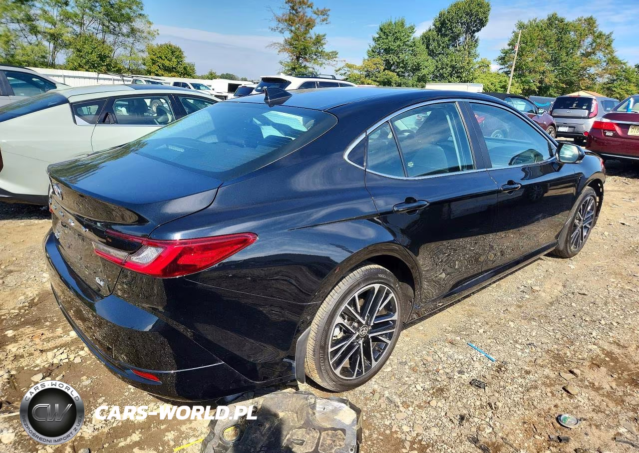 2025 Toyota Camry Xle VIN:4T1DBADK0SU011472 - 3