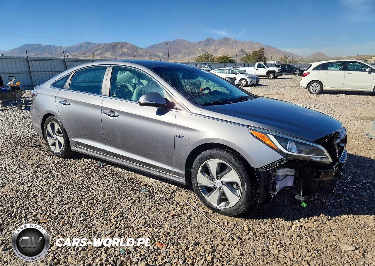 2017 Hyundai Sonata Hybrid Limited VIN:KMHE34L37HA067092 - 4