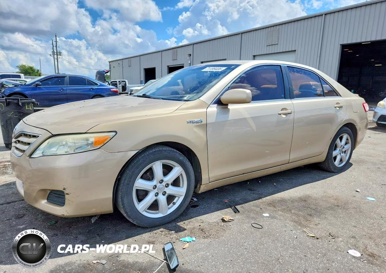 2010 Toyota Camry Le – zdjęcie 1 z 12