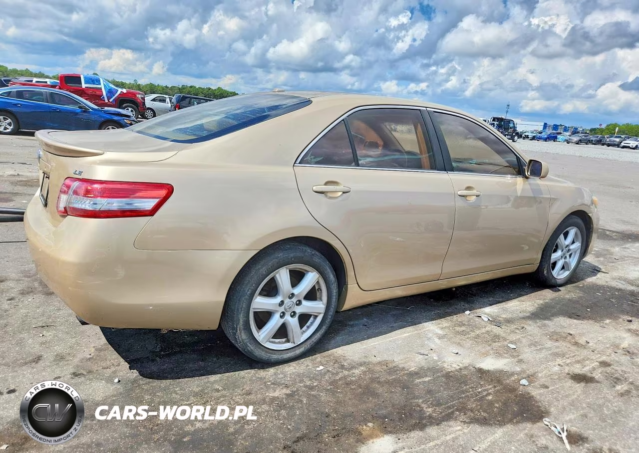 2010 Toyota Camry Le VIN:4T4BF3EKXAR050595 - 3