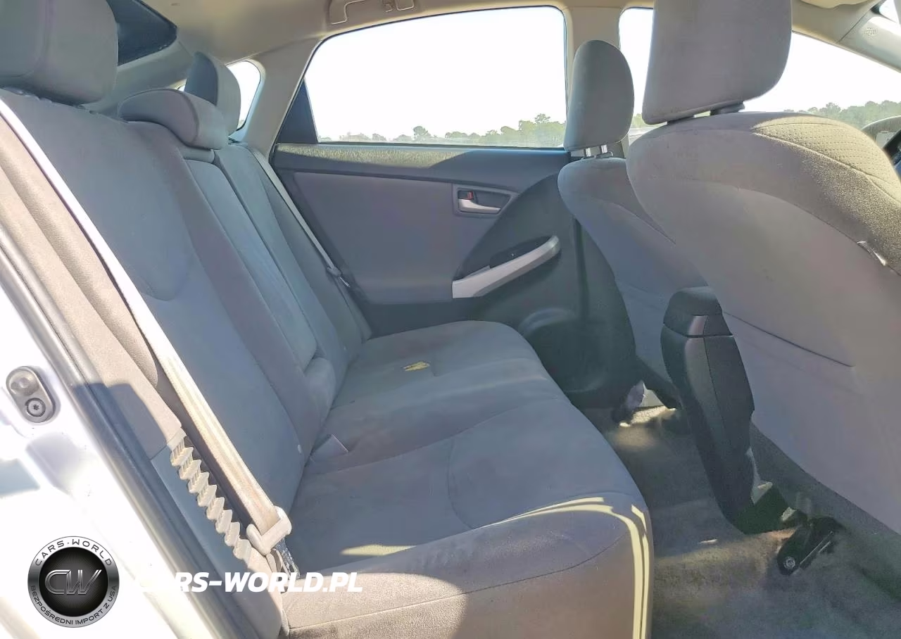 2014 Toyota Prius Two VIN:JTDKN3DU2E0373797 - 10