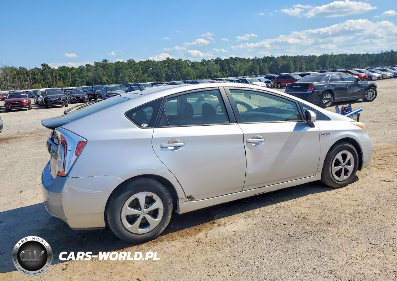2014 Toyota Prius Two VIN:JTDKN3DU2E0373797 - 3